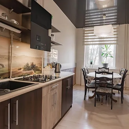 Central Apart Zaharova Апартаменти *